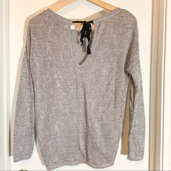๐ธ Bershka Taupe Long Sleeve - Picture 2 of 3